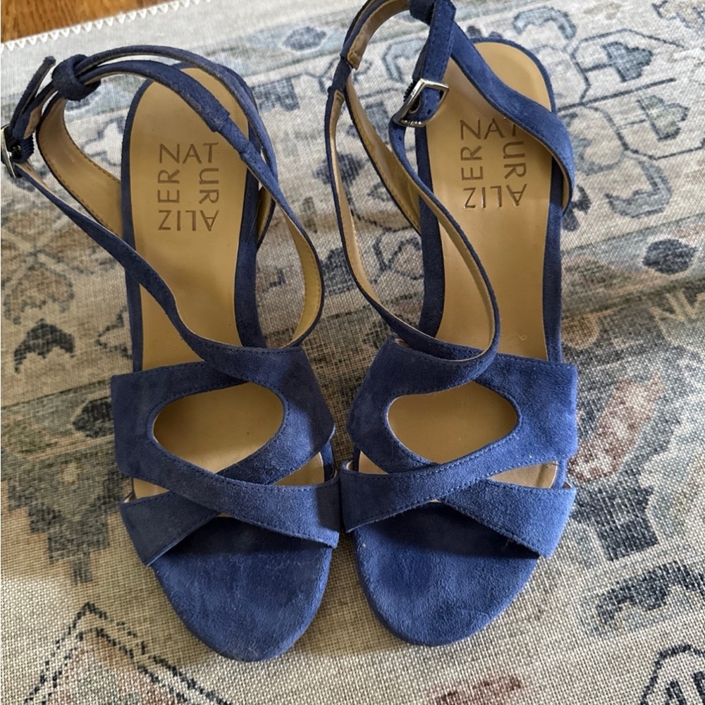 Blue Women's blue suede heels